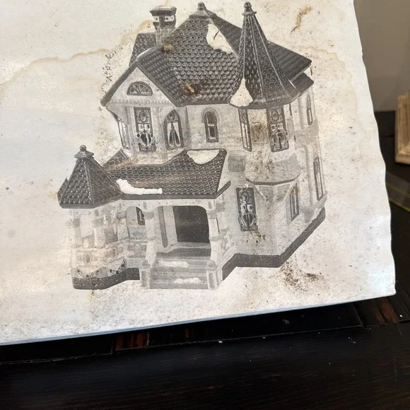 Department 56 Queen Anne Victorian House; Snow Village. - Picture 9 of 9